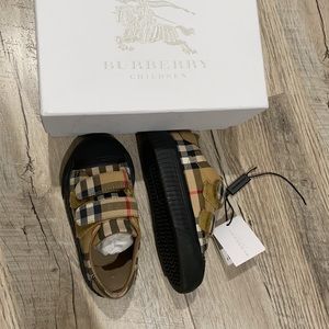 Burberry kids shoes